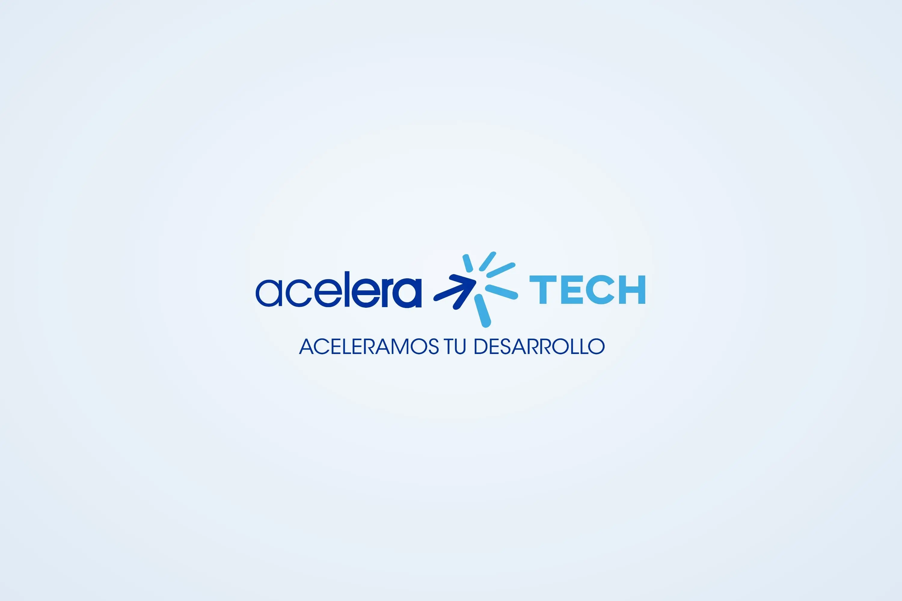 Logotipo de Aceleratech con la flecha que termina en impacto y el lema Aceleramos tu desarrollo