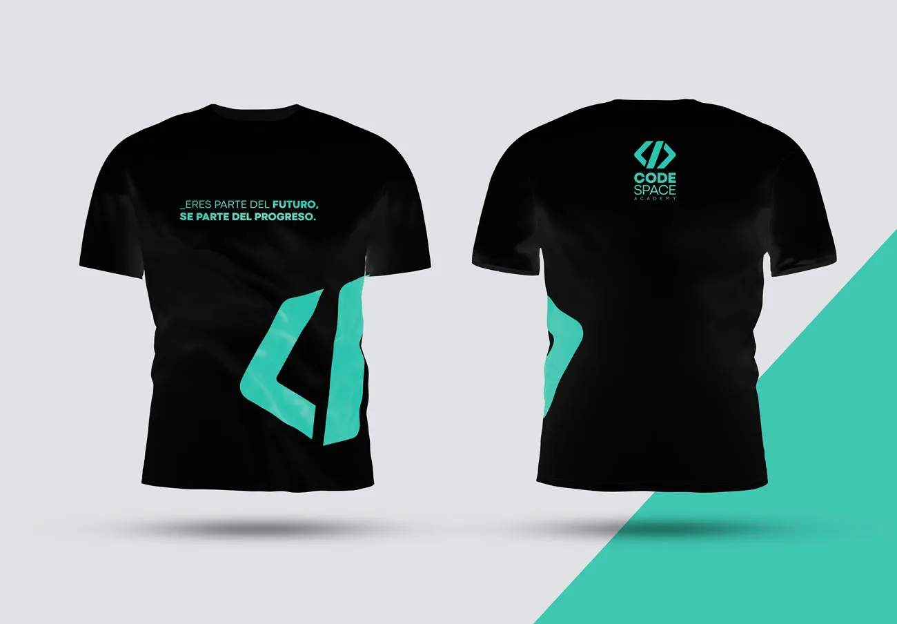 Camisetas negras diseñadas para el centro de formación Code Space