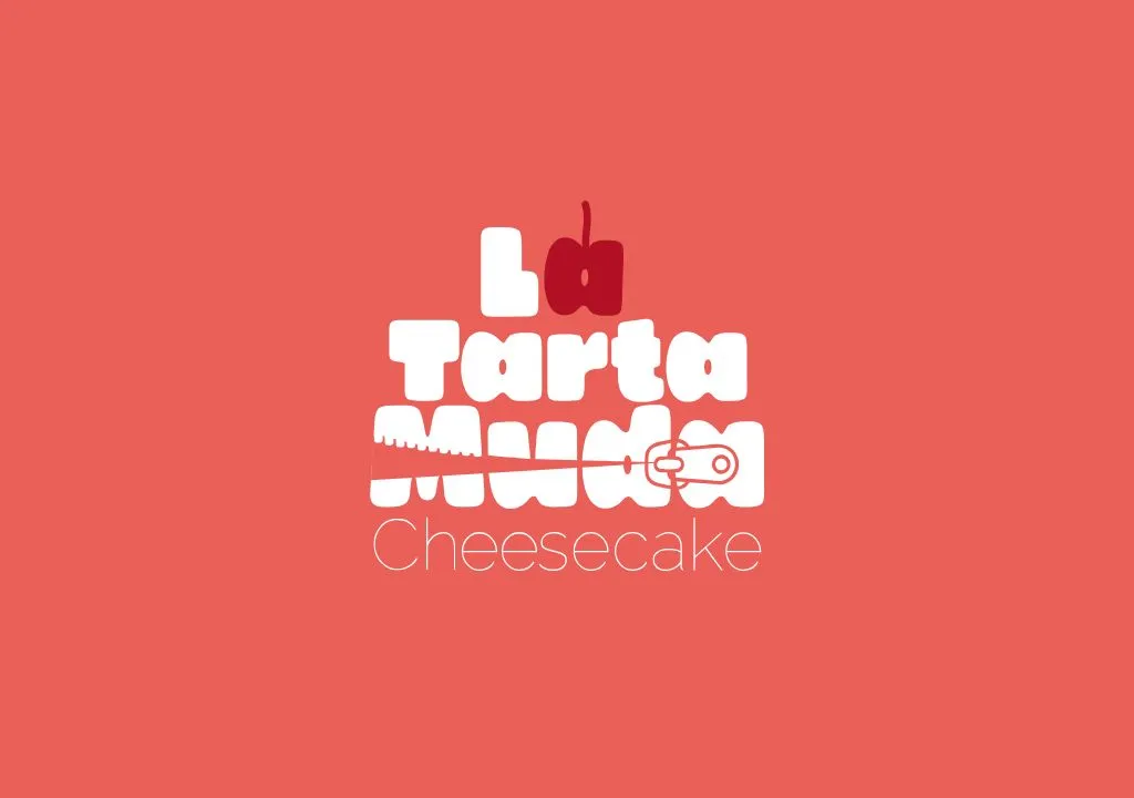 Logotipo de La Tarta Muda, cheesecake, sobre fondo coral