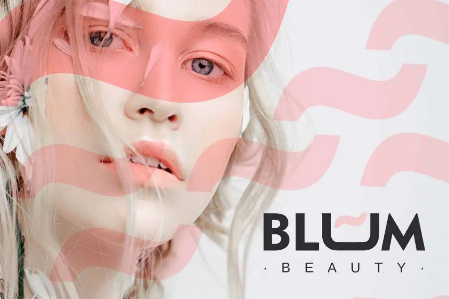 Logotipo de Blum Beauty sobre un retrato de mujer con formas rosas