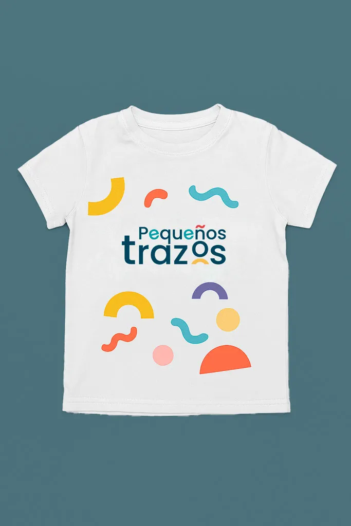 Camiseta infantil con el logotipo de Pequeños Trazos